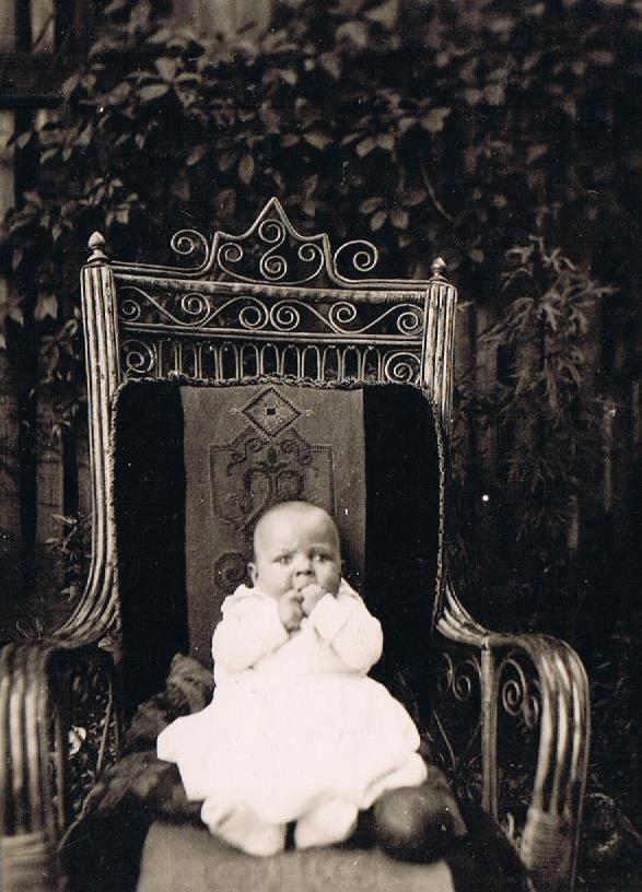 Alte Kinderfotos: Babyportrait
